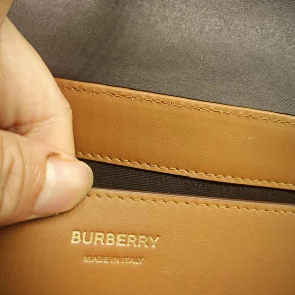 Burberry Note Bag in Birch Brown - Picture 9 of 9